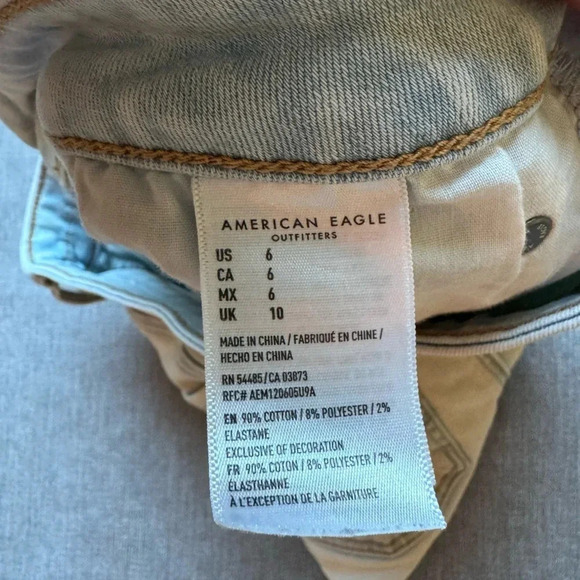American Eagle Denim Shorts - Light wash, size 6 - Picture 3 of 4